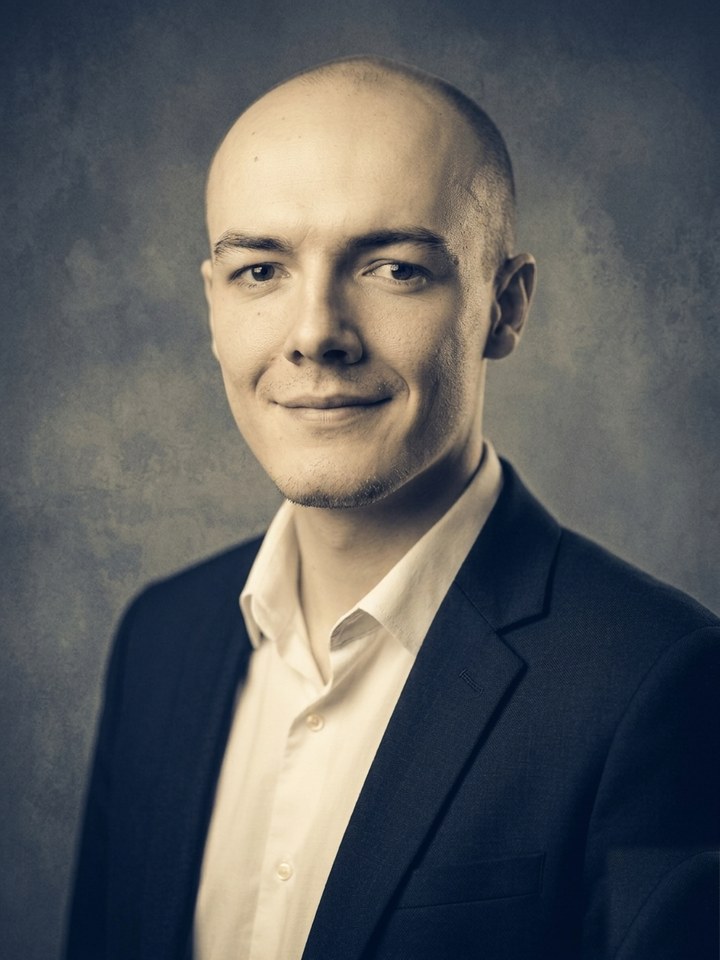 Portrait de Simon Schaer, fondateur d’Altis Strategy